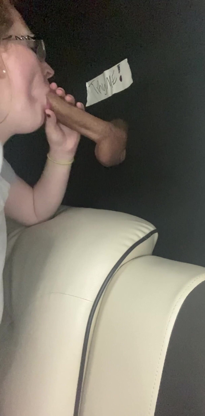 Sluttybritt: Sluttybritt s’occupe de la grosse bite noire de son papa