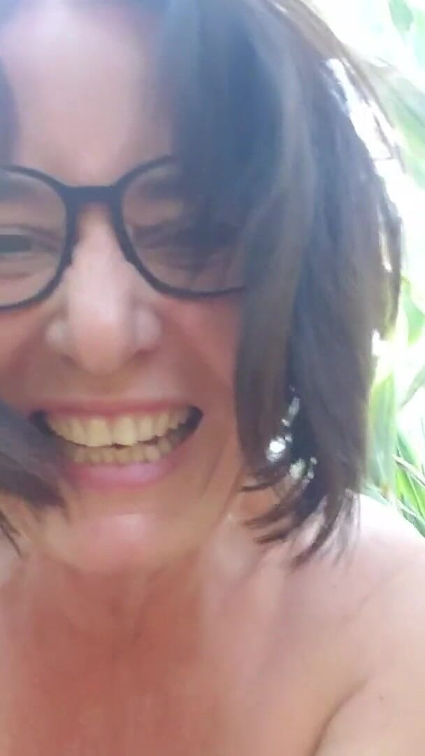 JulieEroticDress: makee ke khet men phuhaar ke saath nagn dauren