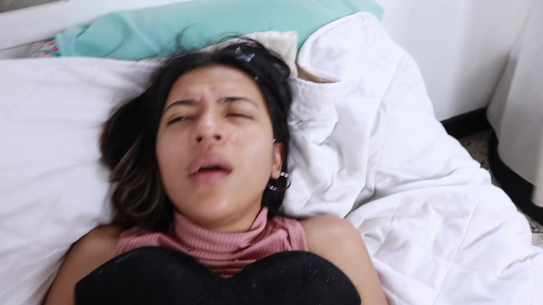 Solo_incognita: Skutečný Smyslný Sex Končí Výstřik Na Busty Kráska Těsné Tělo