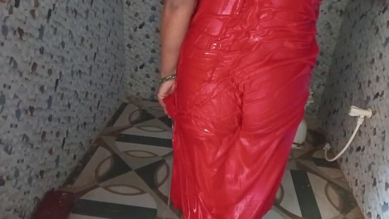 Ankurpriya000: Priya Bhabhi se koupe ve své koupelně - sexy