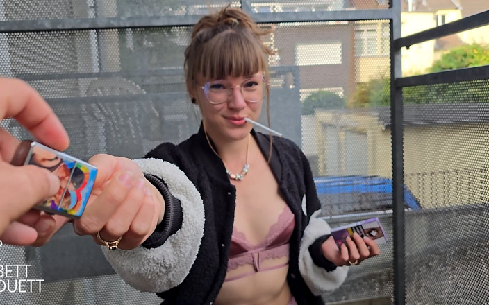 BettDuett: Cigareta s venkovním orgasmem !!