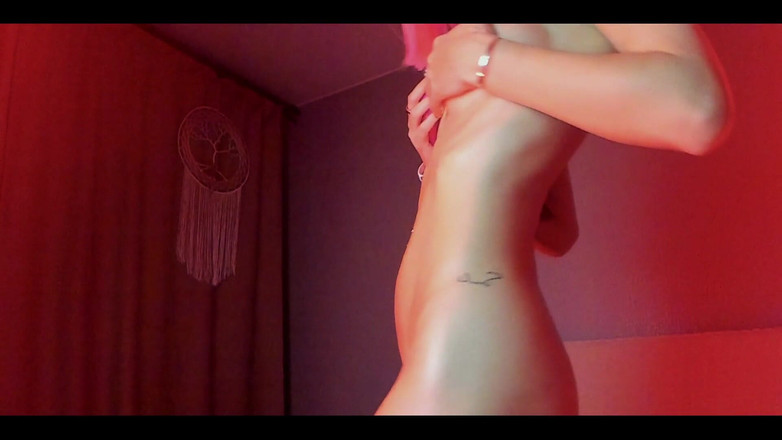 Sandy and Chris: Sexy holka s naolejovanou zrzavá neonkou