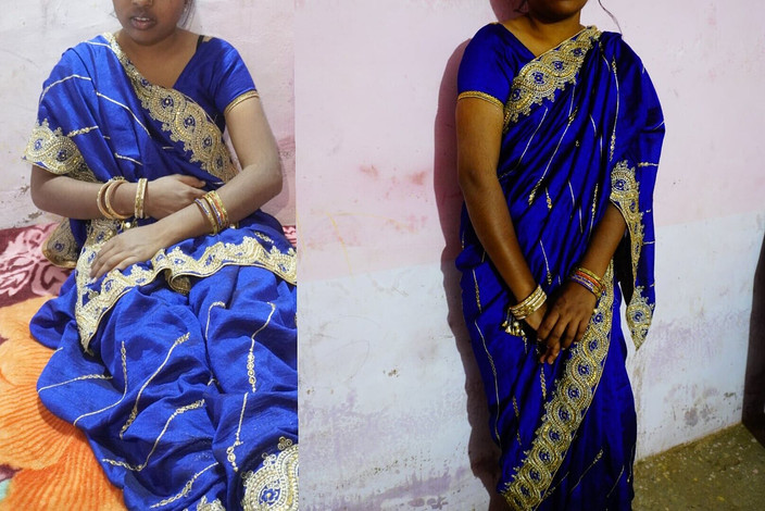 Robilier: Meri Gharwali Ke Sath Sex Ke Maje Le Rahe Hain