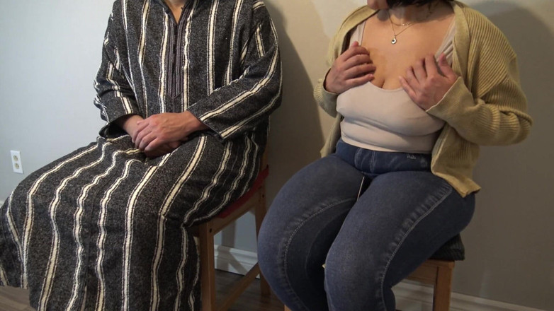 Souzan Halabi: Hombre musulmán loco enojado por mis grandes tetas