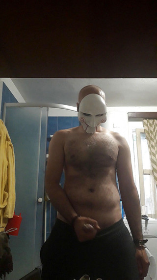 SingerMask: Spěchá honění, aby mě nechytila macecha