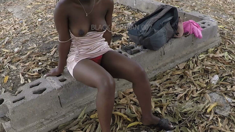 Black African 007: Эксгибиционизм на публике