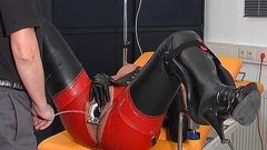 Rubber & Clinic Studio - 1ATOYS: 橡皮小便体验