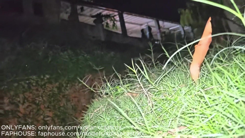 Dilan Castro: Un hétéro croise et baise un jumelle sans capote dans...