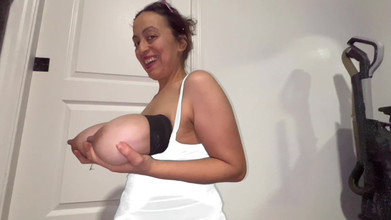 VeeVee Vixen: Tetek susu yang besar