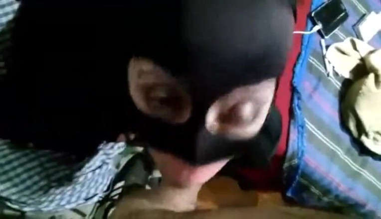 Marian sofar: Puttana, succhia il cazzo