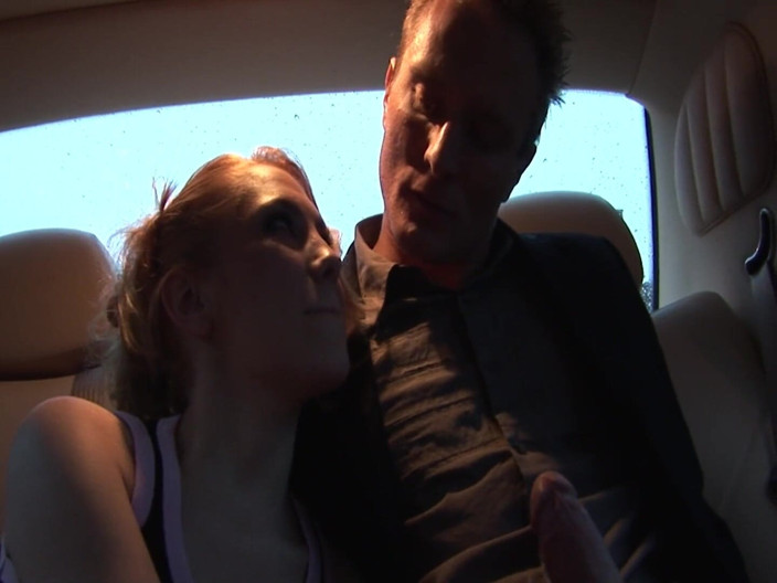 Bananas with Melons: Idą na to wszystko scena 2_slim blondynka rucha się w trójkącie...