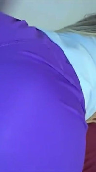 Menina gostosa da academia casada faz sexo desprotegido sem camisinha com seu personal trainer de pau grande.