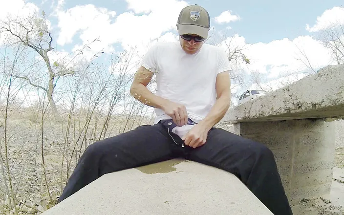 Lapetus: Pissing My Black Pants and White Briefs 4 Parks