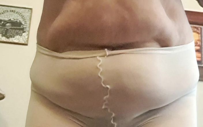 Mommy big hairy pussy: Bazı kıyafetlerle doğal orta yaşlı seksi kadın