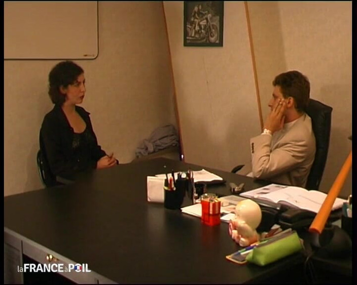 French Family Secrets: Seni marroni, 34 anni, carina lattiginoso e sodo, in cerca di...