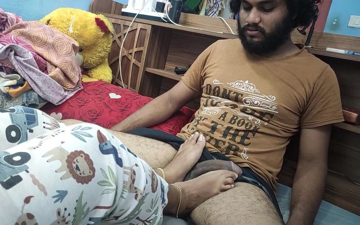 Vaigavarun Feet romance: Footjob bareng ball busting