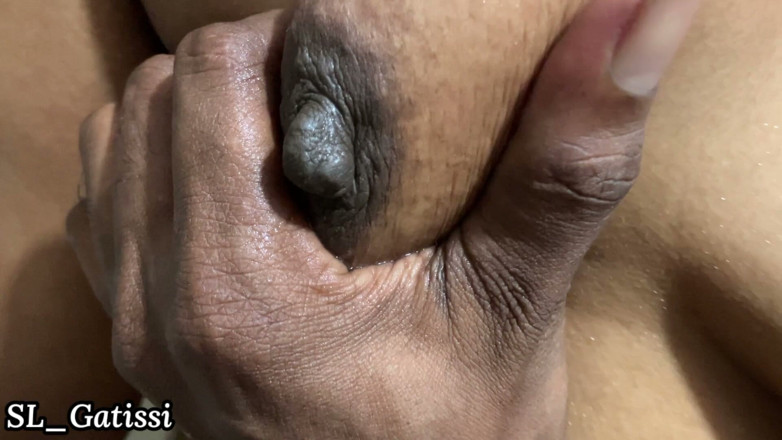 SL Gatissi studio: Young Sri Lankan Woman Having Sex While Bathing