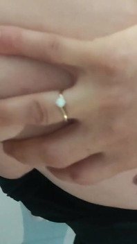 POV zralá MILFka šuká do kundičky s výstřikem