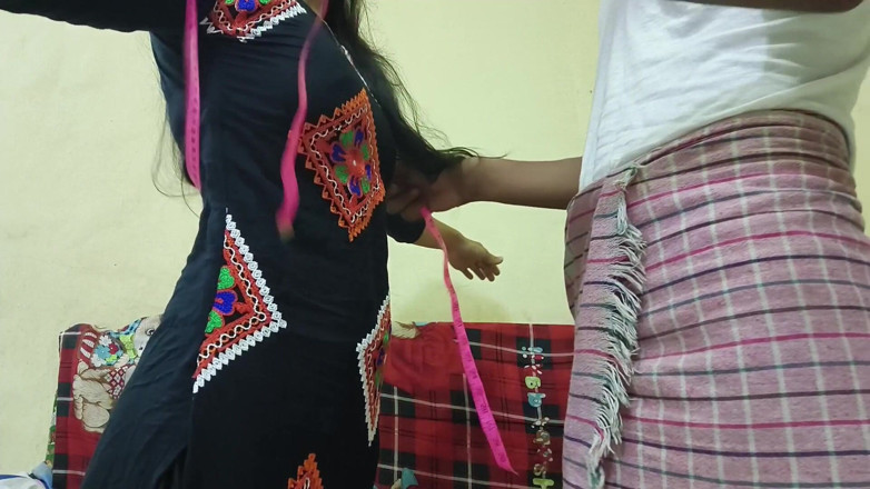 Your kavita bhabhi: Tukang jahit datang ke rumah dan mengongkek adik ipar dengan...