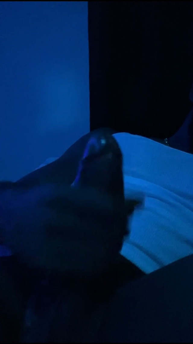 Watch Me Stroke My BBC (Haitianpapicho)