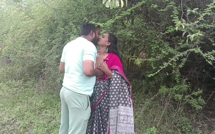 Kavita _zawazawi: Cum on Ass of Desi Girl Kavita and Doggy Style...
