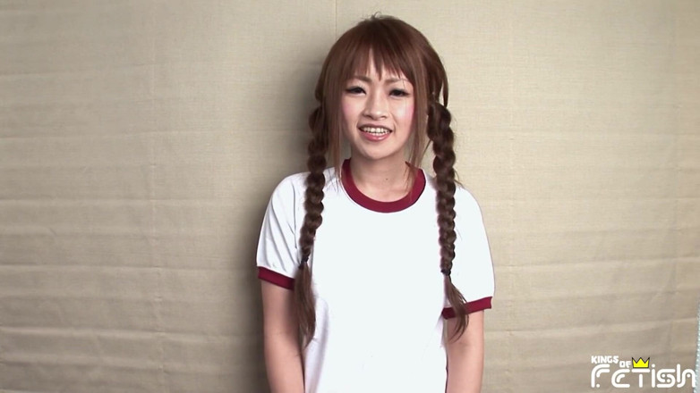 Pure Japanese adult video ( JAV): 면도한 후 쪼이는 보지로 핫한 일본 창녀에게 다양한 성인 장난감을 집어넣는 발정난 남자