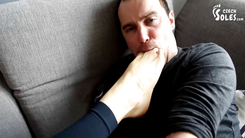 Czech Soles - foot fetish content: Penyembahan Kaki dan Penyerahan Hom oleh Elidoka