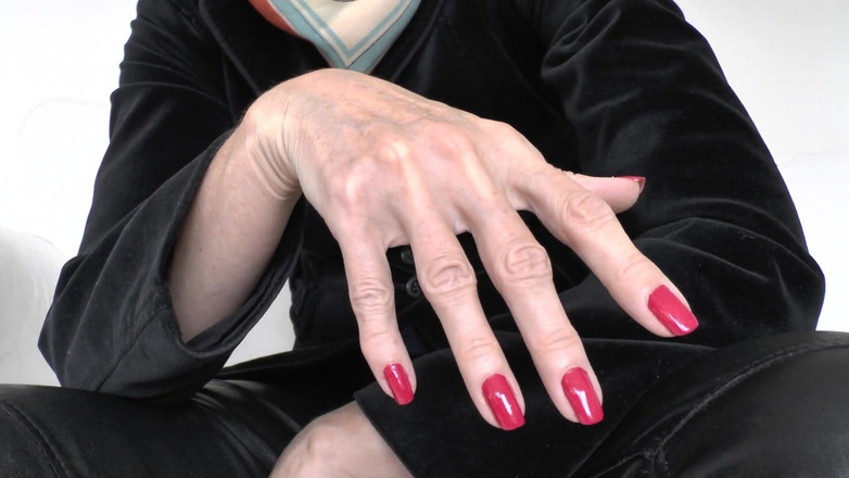 Lady Victoria Valente: Klasyczne czerwone paznokcie, Lady Victoria Valente