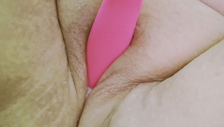 GooeyPuss: 胖美女变得如此湿透和流白浆
