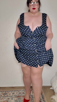 Gorąca BBW MILF w Polka Kropki i pończochy