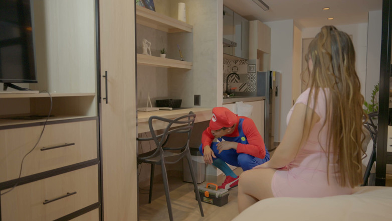 MilanRodriguez: Plumber Mario Bross Fixes Ema Ribeiro's Pipe