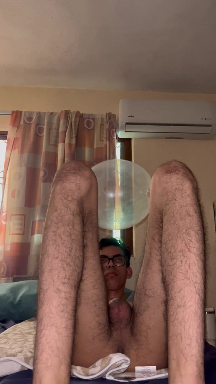 Twink cool: Pieprzynie prezerwatywę i bogaty wytrysk