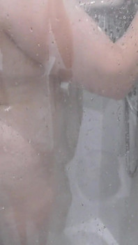 Vollbusige stiefschwester in der dusche,.