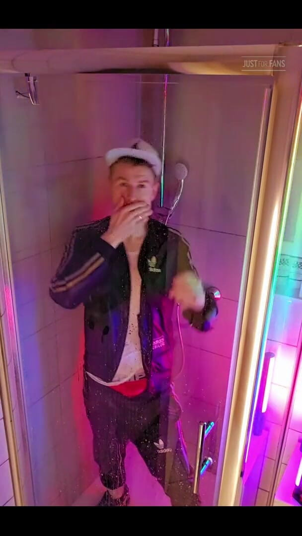 Roman Heart: Shower
