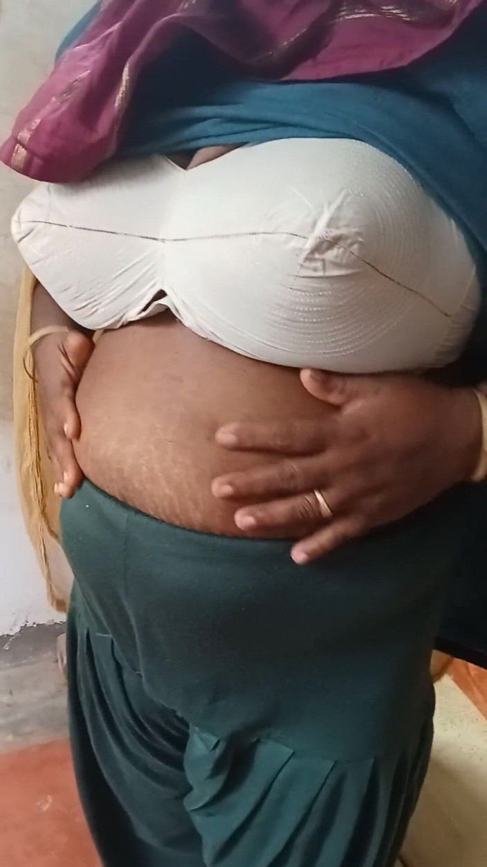 Bedroom: भारतीय Anty Hot Scenes