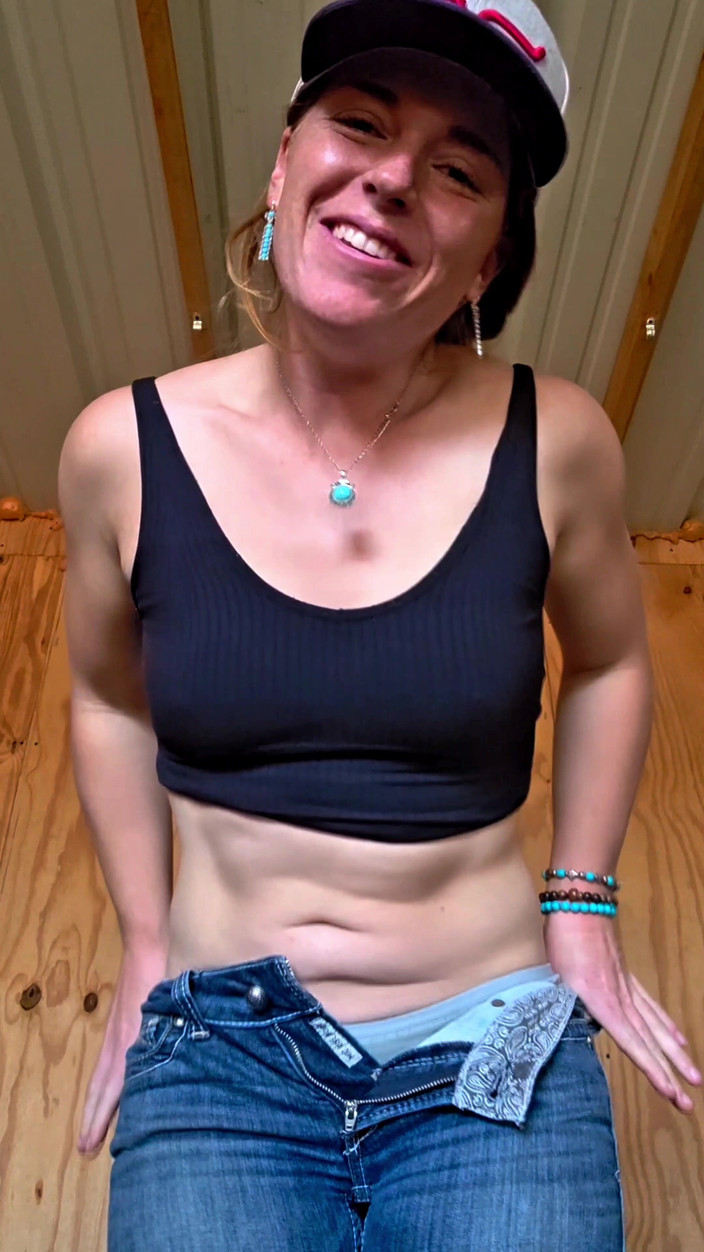 NaughtyRedFarmgirl: Dewi berambut merah kentut di muka awak bercakap sangat kotor