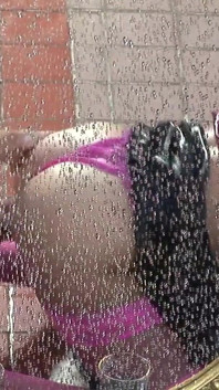 Awek cantik seksi dan miang berkongkek di sudut rumah