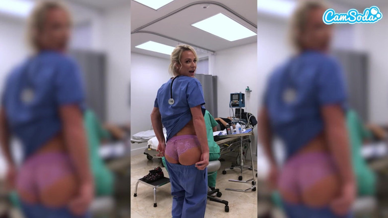 CamSoda: Une Infirmière MILF En Forme Se Fait Virer Pour S’être...