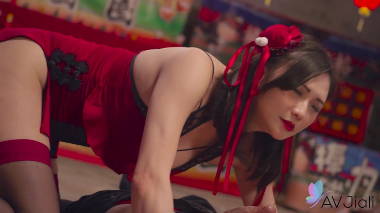 AV Jiali: Gang of Horny Mistresses Terrorize a Night Market