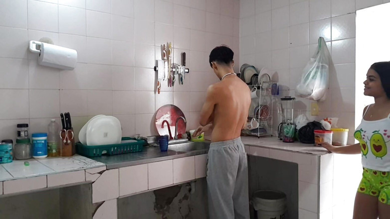 ValentinaHot10: 설거지를 씻은 후 오늘 내 질에 음경을 집어넣을거야