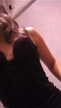 Vreemdgaande vrouw houdt van een grote lul