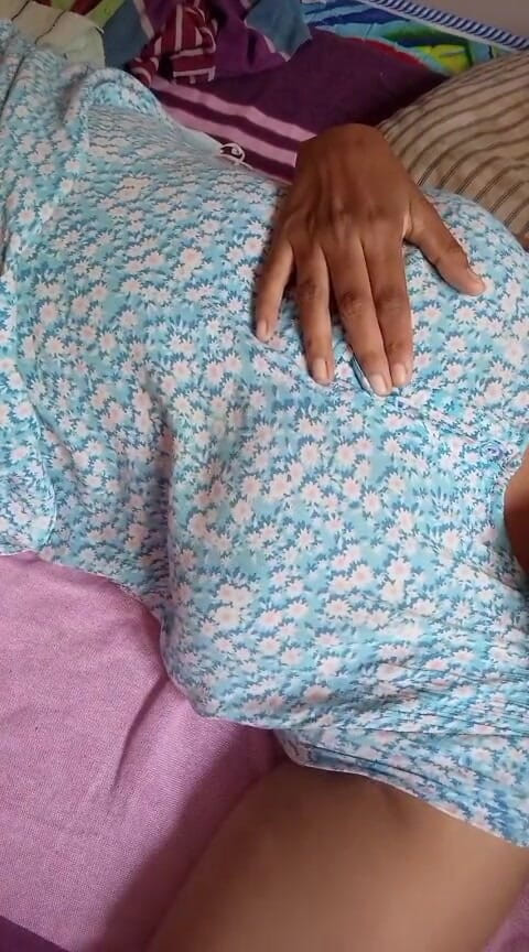 Miya White: Intense Finger Masturbation of the Clitoris and Penetration