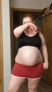 Stepsister lets you cum on her buttcrack