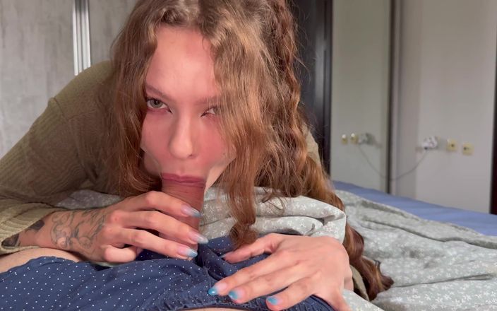 Alexa Poshspicy: देखने का बिंदु: सौतेली मम्मी ने मुझे हस्तमैथुन करते हुए पकड़ा और उसकी गांड चुदाई की पेशकश की