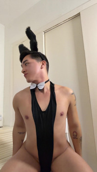 Kelinci Femboy Yang Lucu Merayu