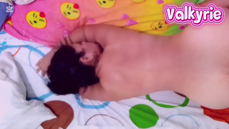 Valkyrie and Luigy Couple: Busty Wife Deepthroat