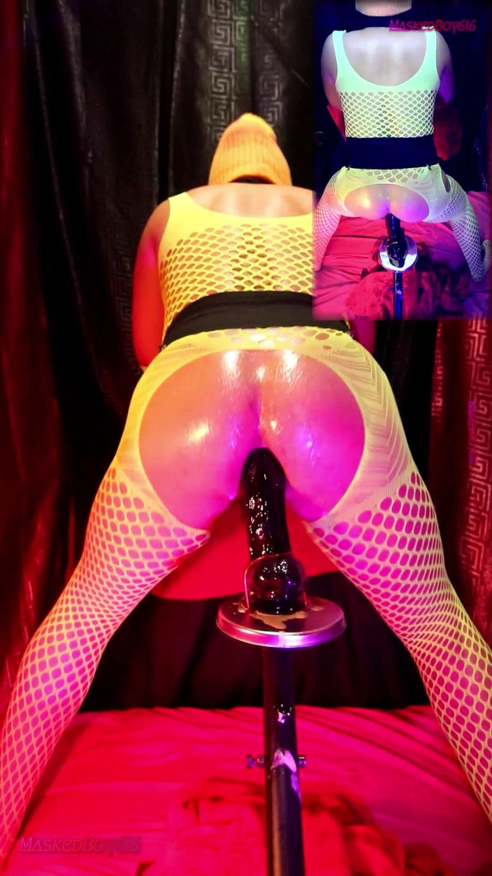 Maskedboy616: Rebondir Mon Cul Huilé, En Lingerie Jaune Fluo 2