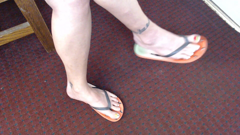 Abby Anna: Gioca con le scarpe con le infradito fruttate