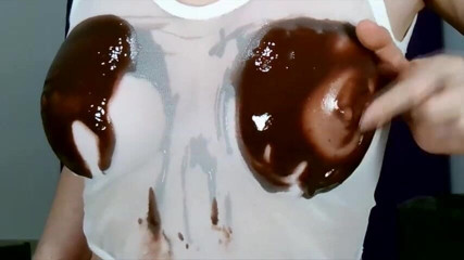 Brazilian_Miss: Bagno tette, tette e capezzoli con cioccolato