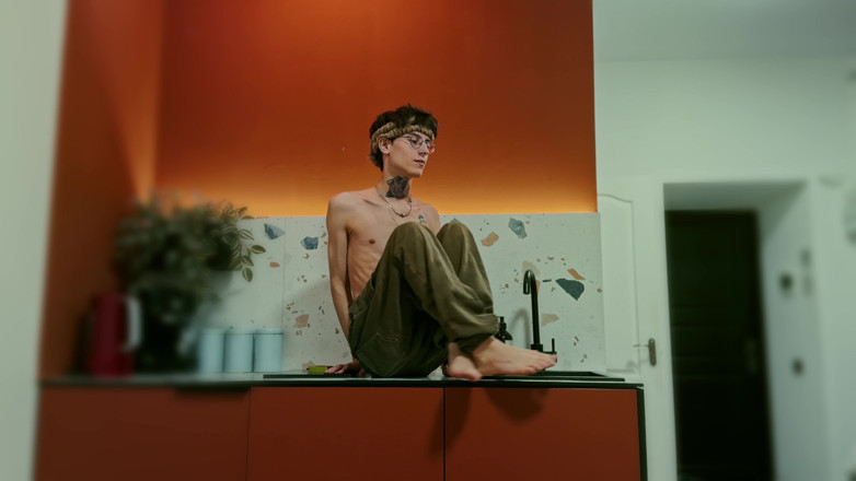 HotDogs studio: Twink Has Fun in the Studio Kitchen